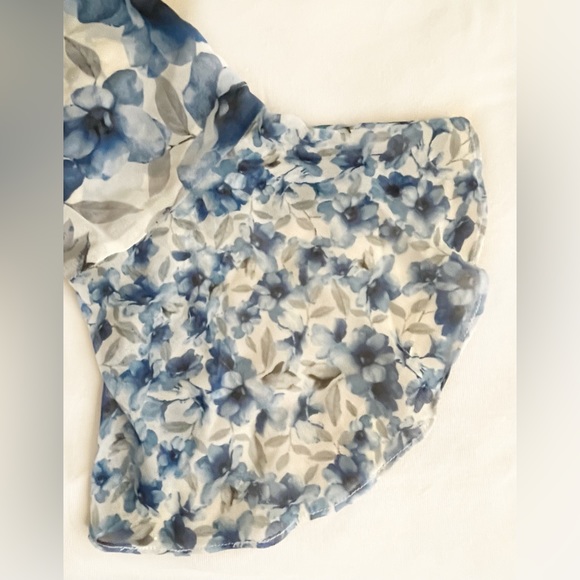 Calvin Klein White/Blue Women’s 3/4 Bell Sleeve V Neck Blouse Sz‎ M - Picture 3 of 9